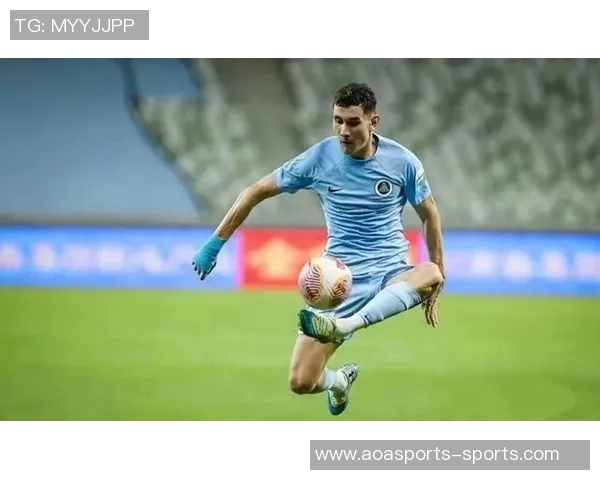 拜合拉木错失良机球停得太靠后导致单刀机会流失