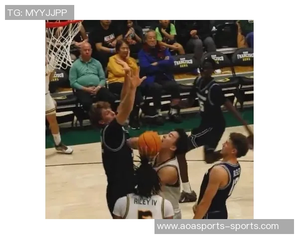 王俊杰连续第二场得分上双展现出色状态贡献10分3篮板1助攻